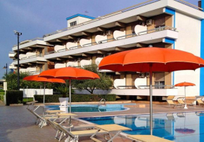 Гостиница Hotel River Palace  Террачина